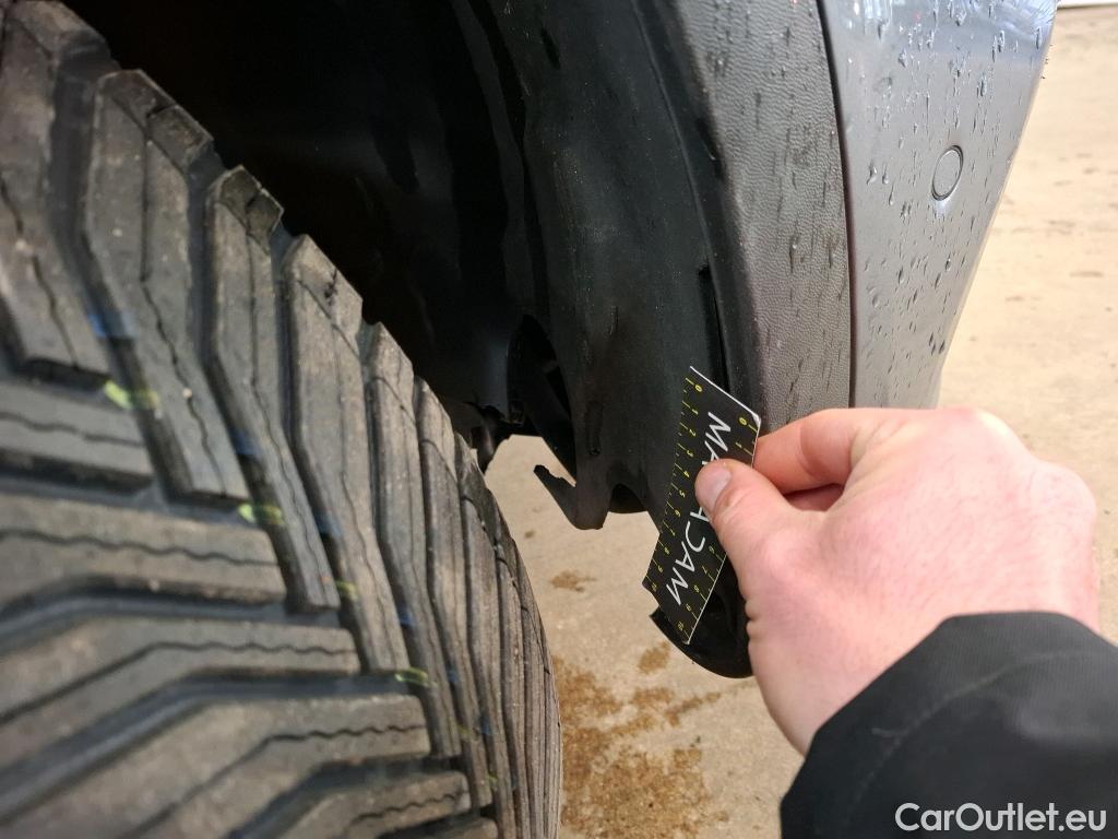  Mercedes  G-Klasee MERCEDES-BENZ GLC / 2019 / 5P / SUV 2.0 GLC 300 E BUSINESS LINE 4MATIC #15