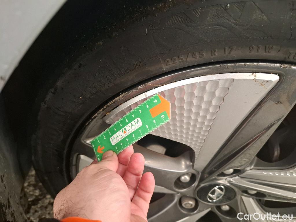  Hyundai   Ioniq Ioniq Business Hybrid 1.6 GDI 140CV BVA6 E6 #4