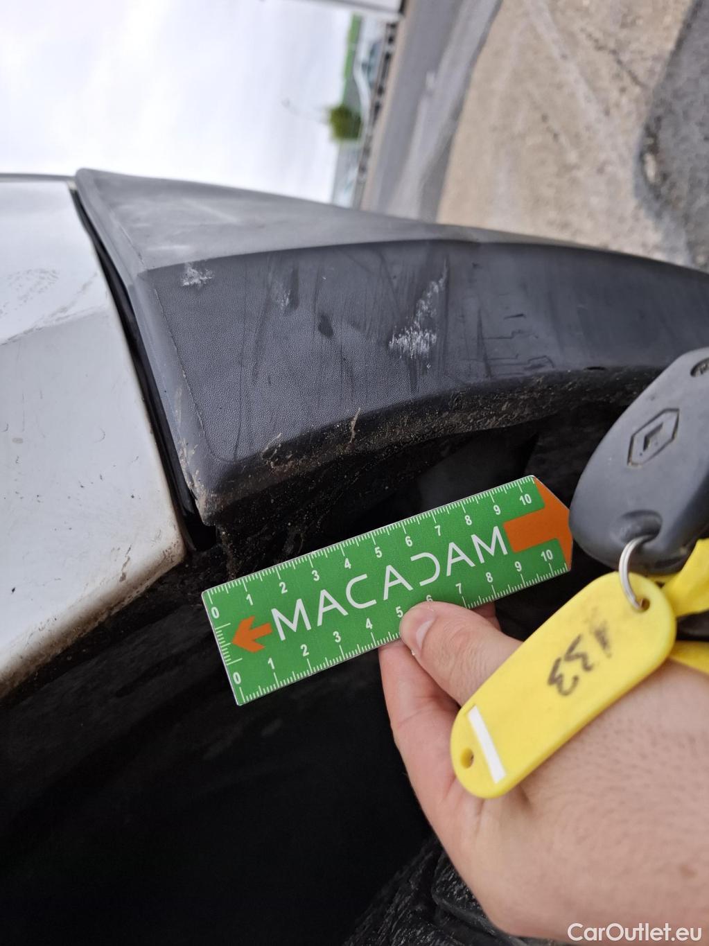  Renault  Master  III Fourgon L2H2 3 5 Grand Confort dCi 135CV BVM6 7 Sieges E5 #102