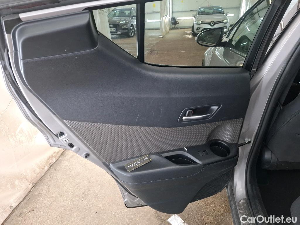  Toyota  C-HR TOYOTA  / 2016 / 5P / SUV 2.0 HYBRIDE 184 DISTINCTIVE #18