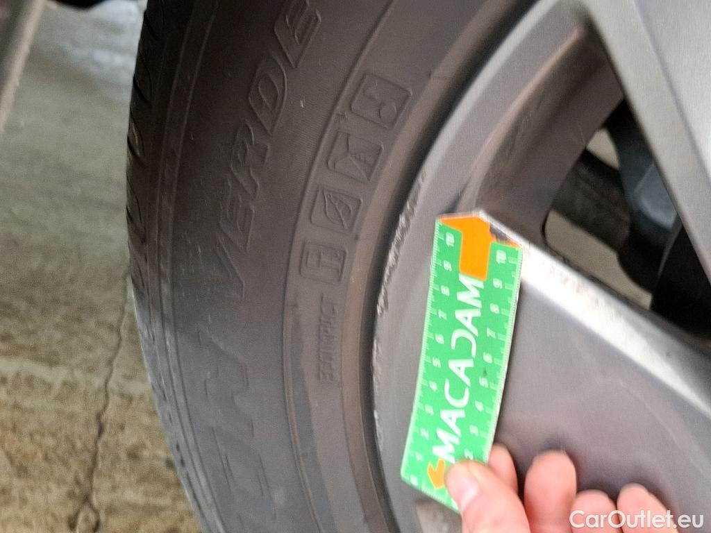  Nissan  Qashqai NISSAN  / 2021 / 5P / Crossover 1.3 MHEV 140 Business Edition #4