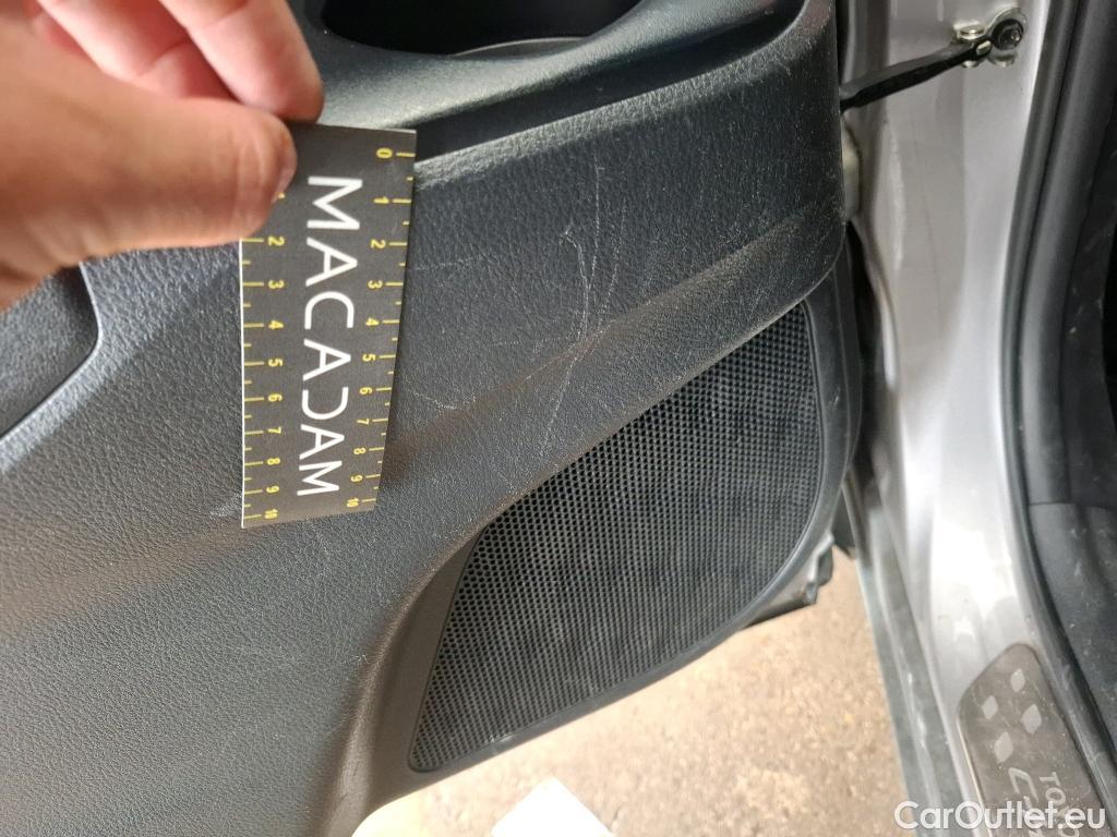  Toyota  C-HR TOYOTA  / 2016 / 5P / SUV 2.0 HYBRIDE 184 DISTINCTIVE #23