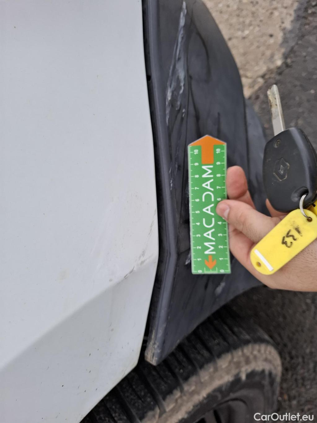  Renault  Master  III Fourgon L2H2 3 5 Grand Confort dCi 135CV BVM6 7 Sieges E5 #101