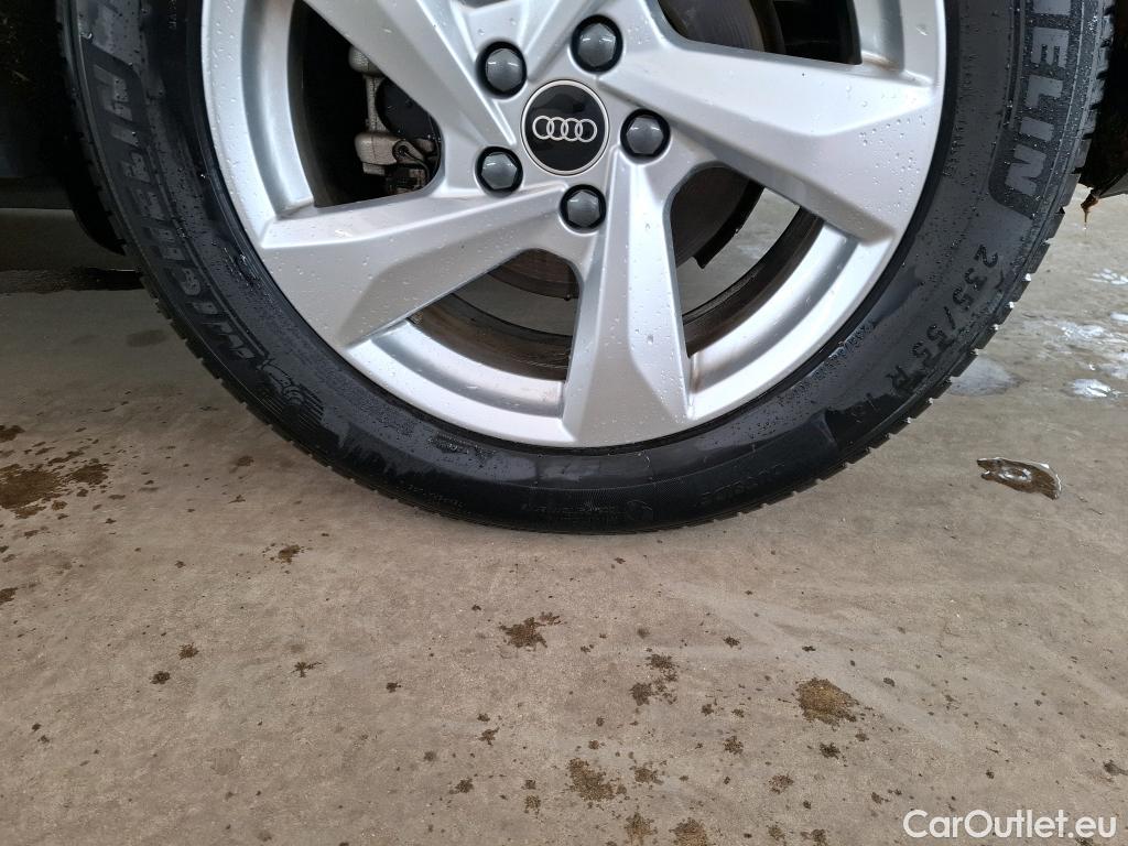  Audi  Q3 AUDI  / 2018 / 5P / SUV 35 TFSI 150 MHEV S TRONIC DESIGN LUXE #21