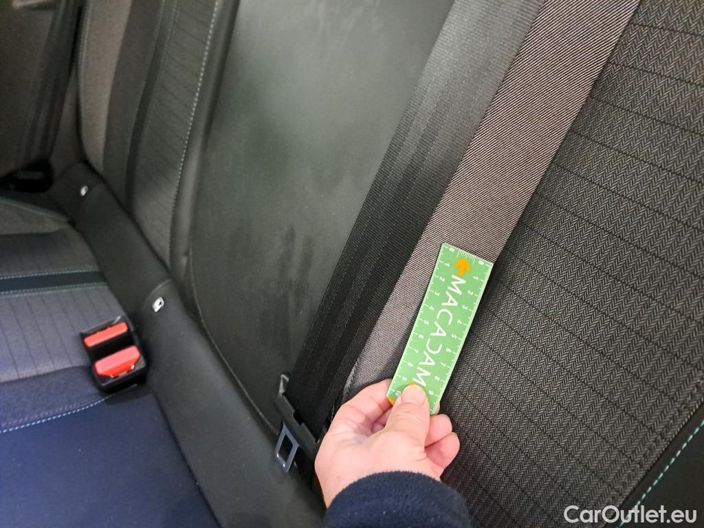  Peugeot  2008  (e-) Allure Business 50kWh BVA #9