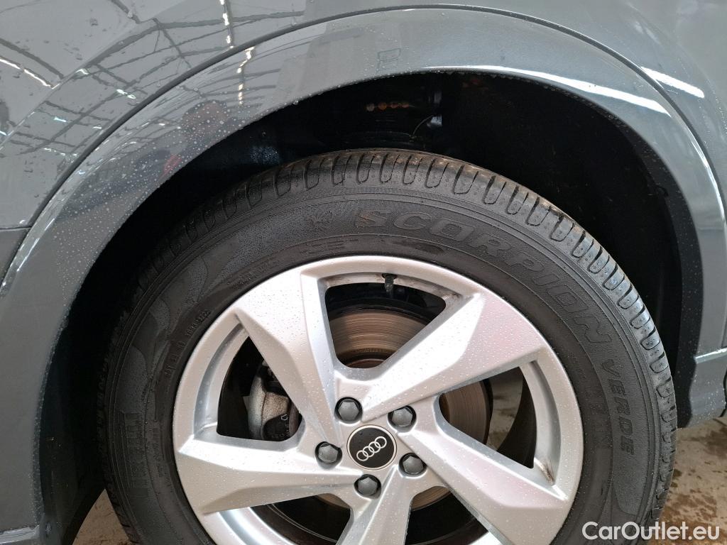  Audi  Q3 AUDI  / 2018 / 5P / SUV 35 TFSI 150 MHEV S TRONIC DESIGN LUXE #22