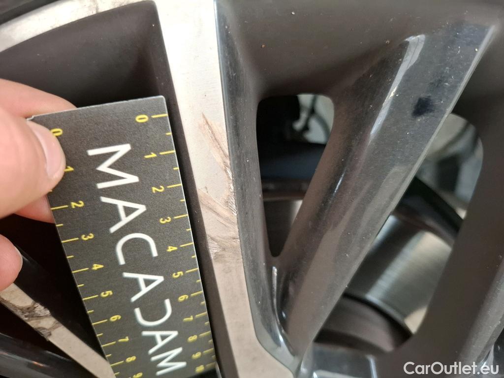  Toyota  C-HR TOYOTA  / 2016 / 5P / SUV 2.0 HYBRIDE 184 DISTINCTIVE #16