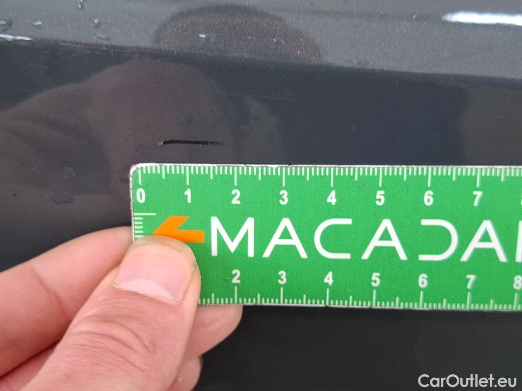  Audi  Q3 AUDI  / 2018 / 5P / SUV 35 TFSI 150 MHEV S TRONIC DESIGN LUXE #9