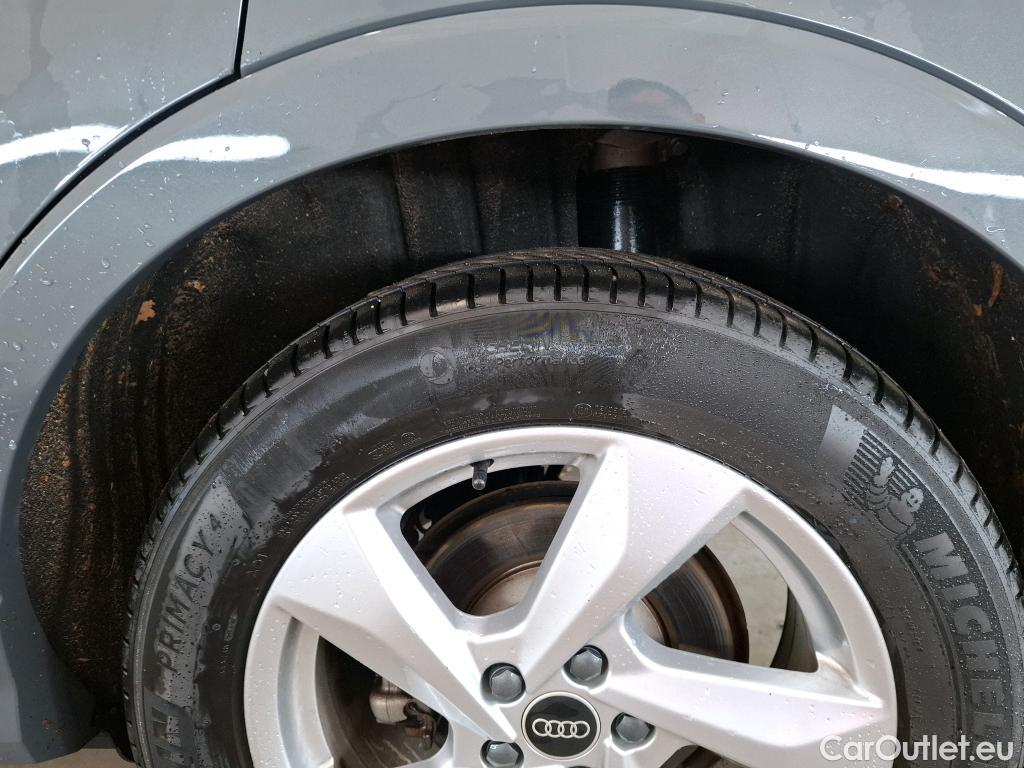  Audi  Q3 AUDI  / 2018 / 5P / SUV 35 TFSI 150 MHEV S TRONIC DESIGN LUXE #20