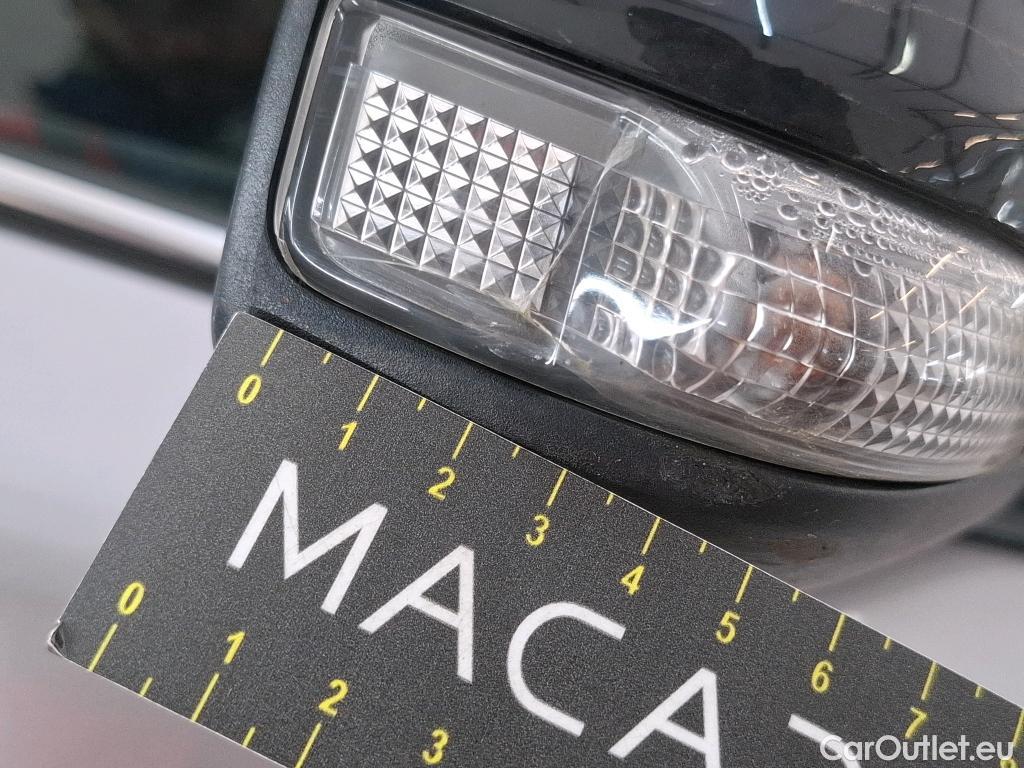  Toyota  C-HR TOYOTA  / 2016 / 5P / SUV 2.0 HYBRIDE 184 DISTINCTIVE #28