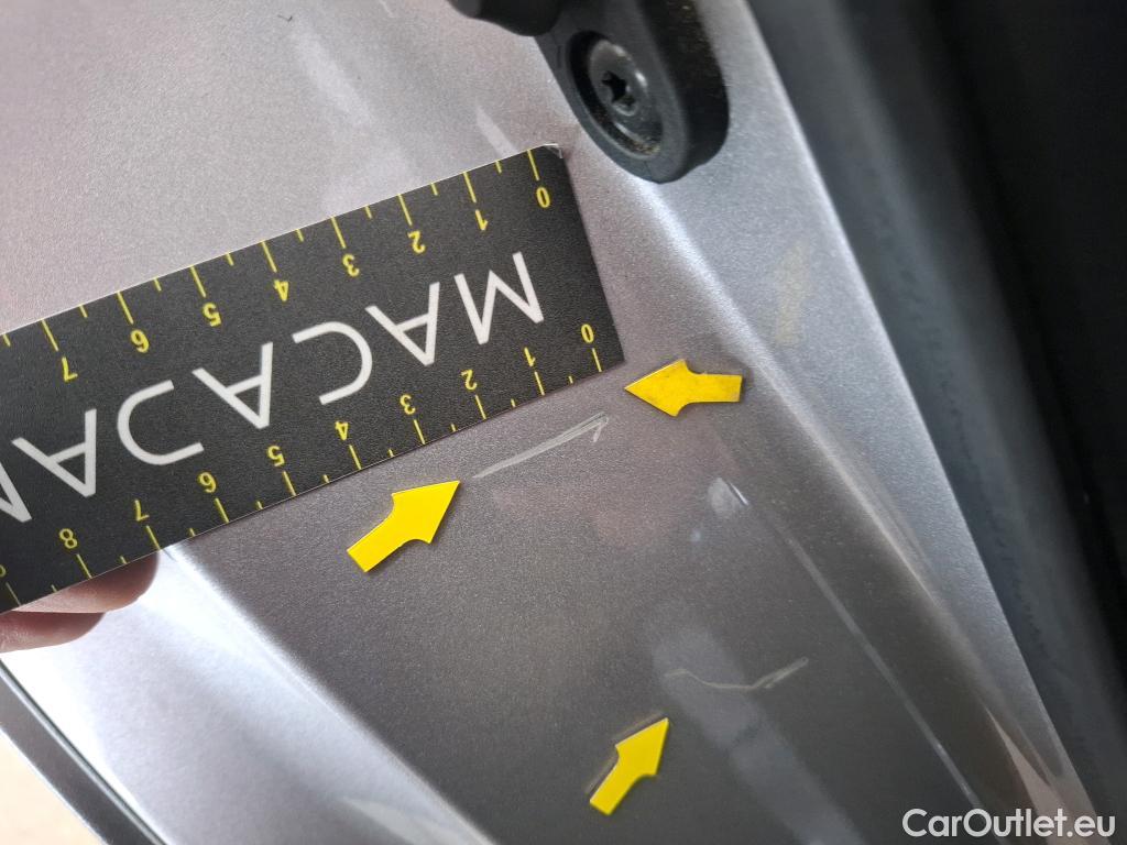  Toyota  C-HR TOYOTA  / 2016 / 5P / SUV 2.0 HYBRIDE 184 DISTINCTIVE #9