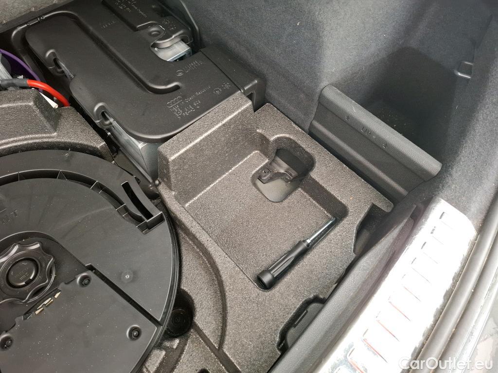  Audi  Q3 AUDI  / 2018 / 5P / SUV 35 TFSI 150 MHEV S TRONIC DESIGN LUXE #19