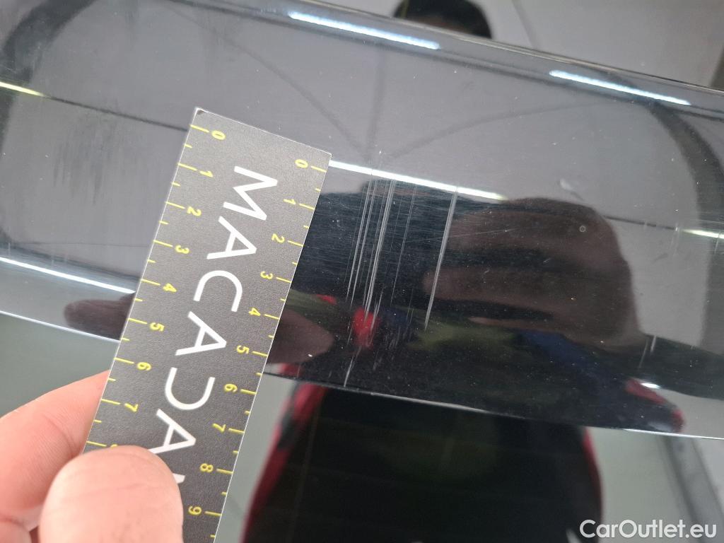  Toyota  C-HR TOYOTA  / 2016 / 5P / SUV 2.0 HYBRIDE 184 DISTINCTIVE #33