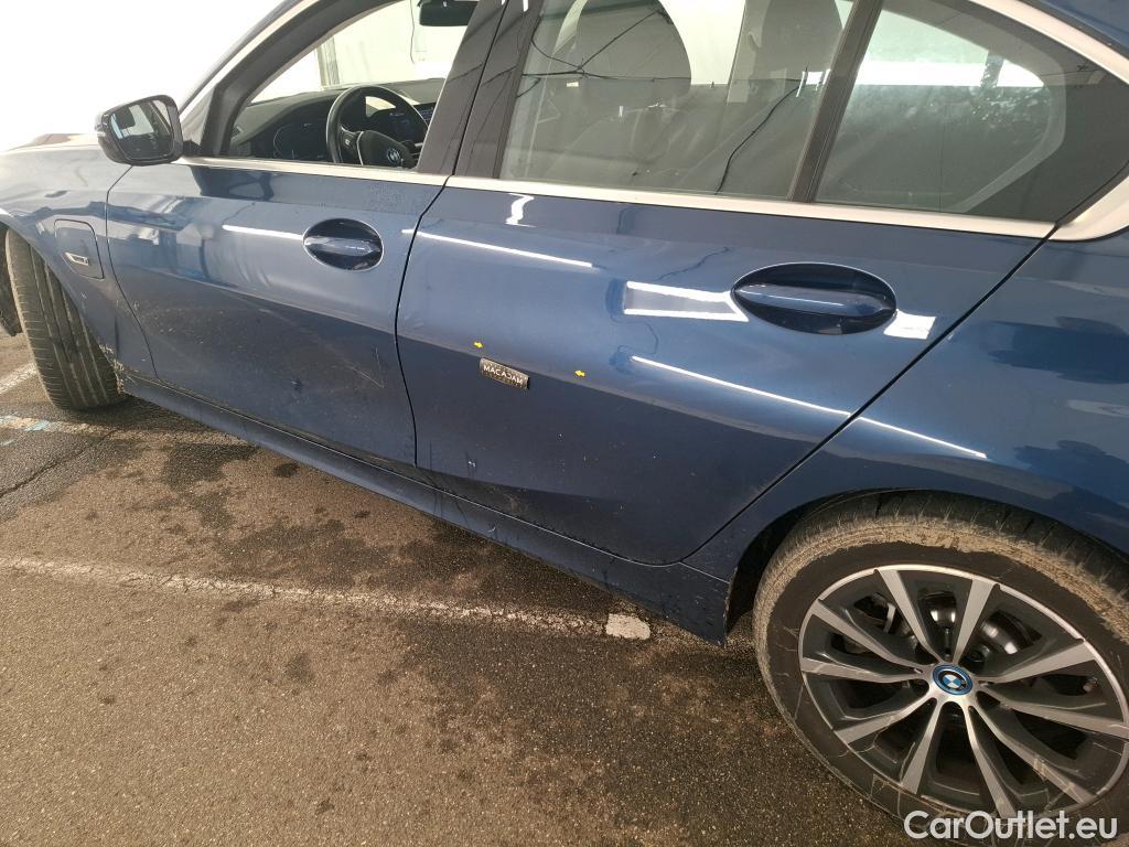  Bmw  Serie 3 BMW Série 3 Berline / 2018 / 4P / Berline 330e 292ch Business Design BVA8 Hybride #17
