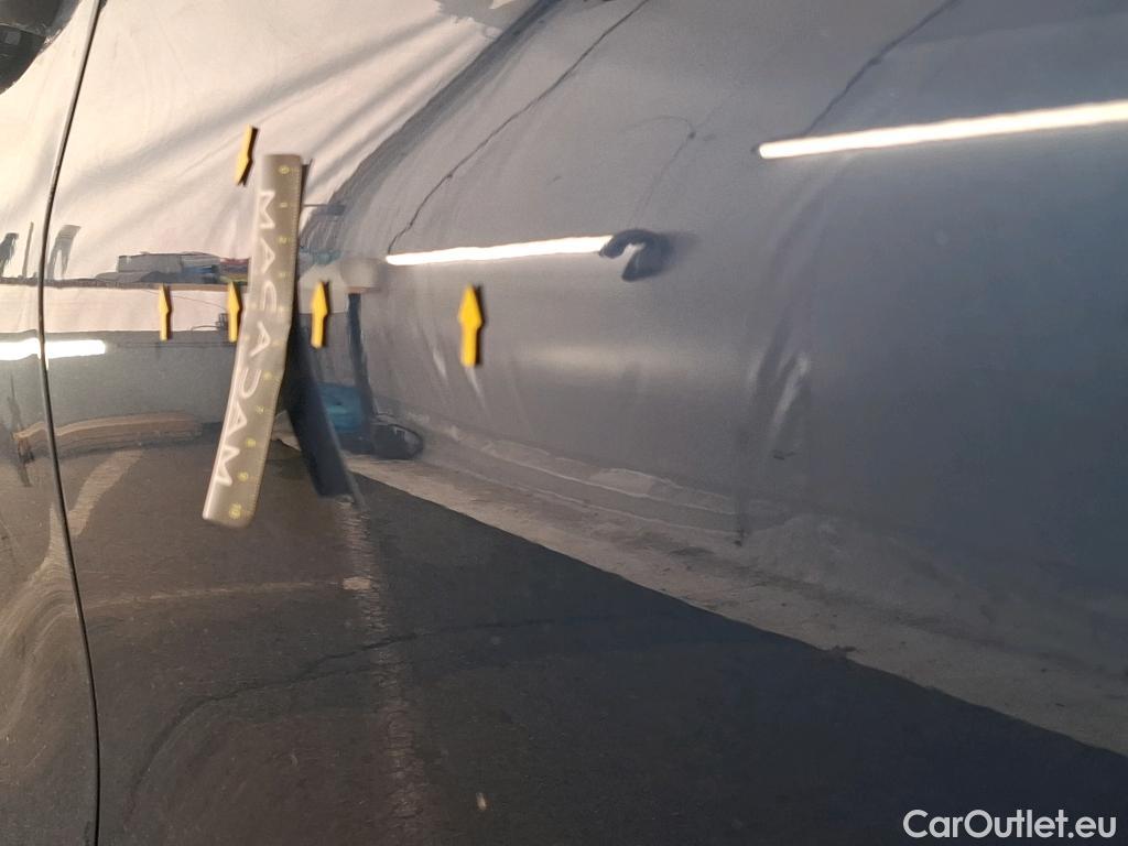  Bmw  Serie 3 BMW Série 3 Berline / 2018 / 4P / Berline 330e 292ch Business Design BVA8 Hybride #21