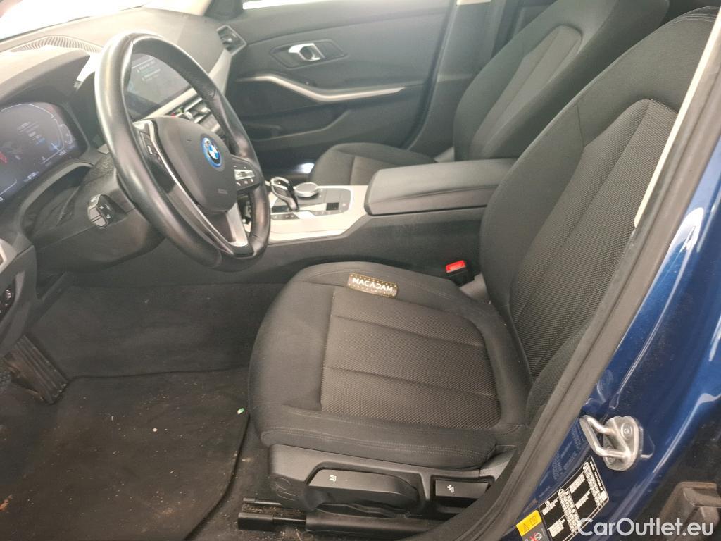  Bmw  Serie 3 BMW Série 3 Berline / 2018 / 4P / Berline 330e 292ch Business Design BVA8 Hybride #23