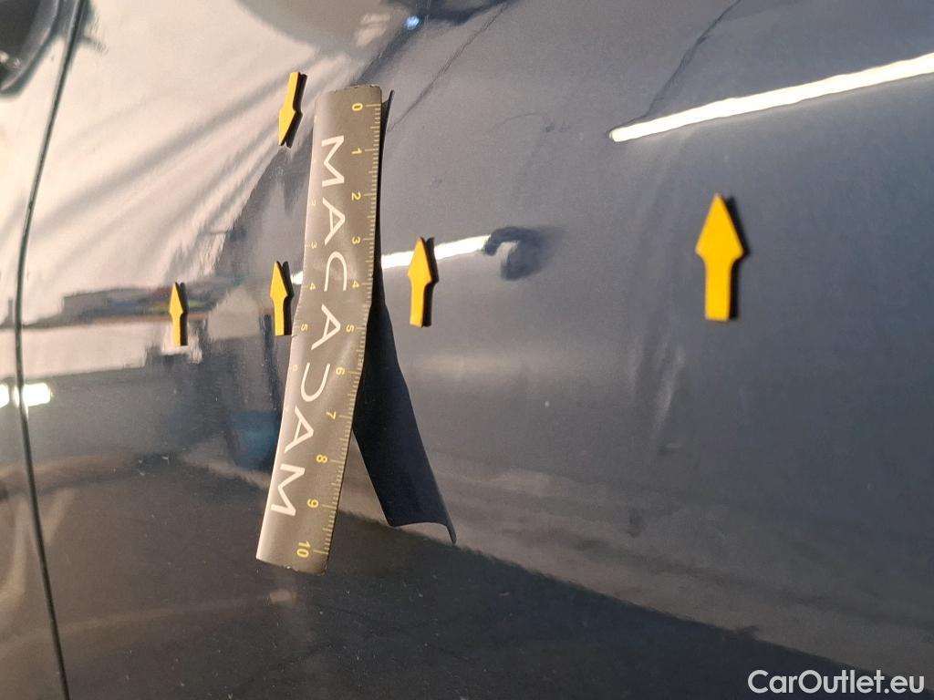  Bmw  Serie 3 BMW Série 3 Berline / 2018 / 4P / Berline 330e 292ch Business Design BVA8 Hybride #19