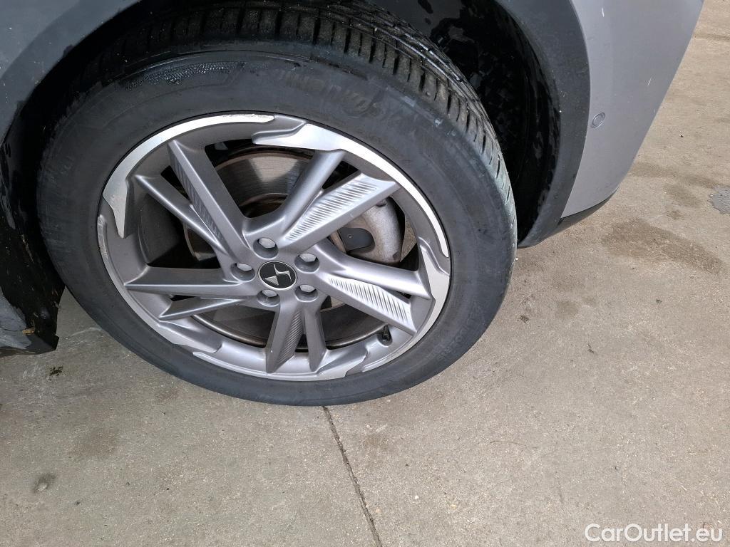  DS  DS7 DS DS 7 Crossback / 2017 / 5P / SUV E-TENSE 4x4 300 RIVOLI #16