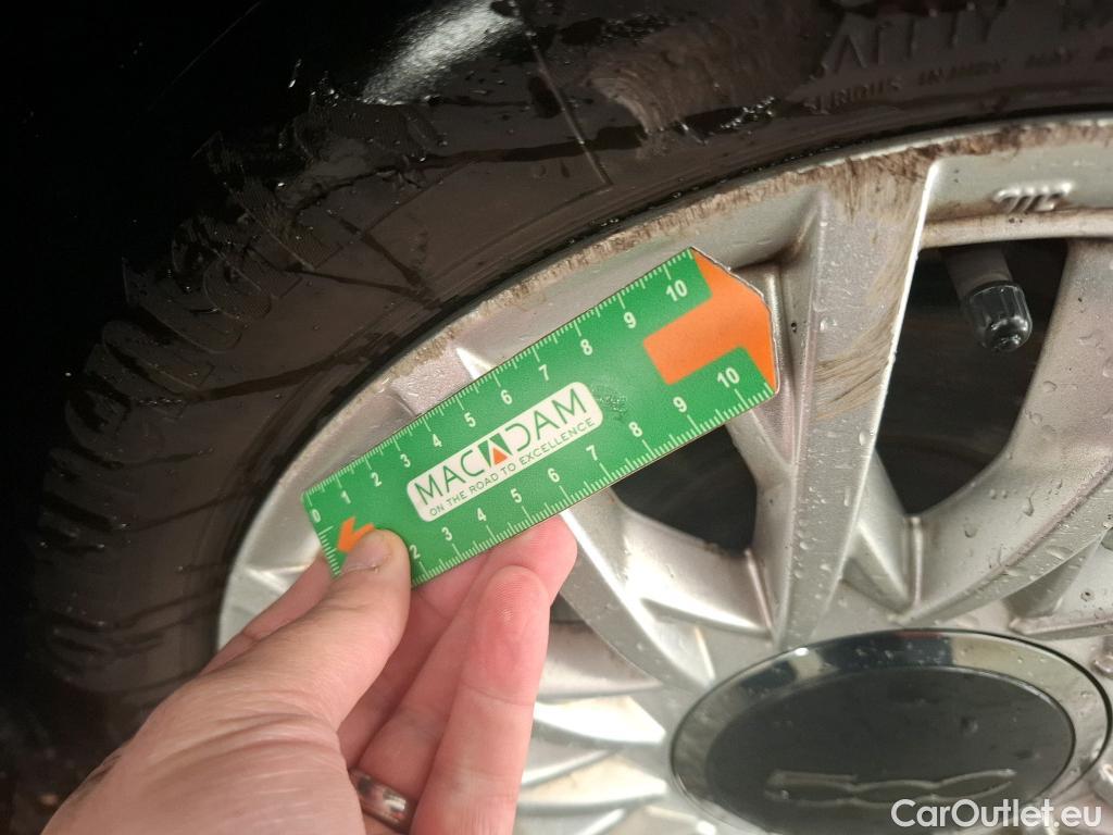  Fiat  500 FIAT   2015  3P  Berline Hybrid 10 BSG 70 ch Dolcevita #9