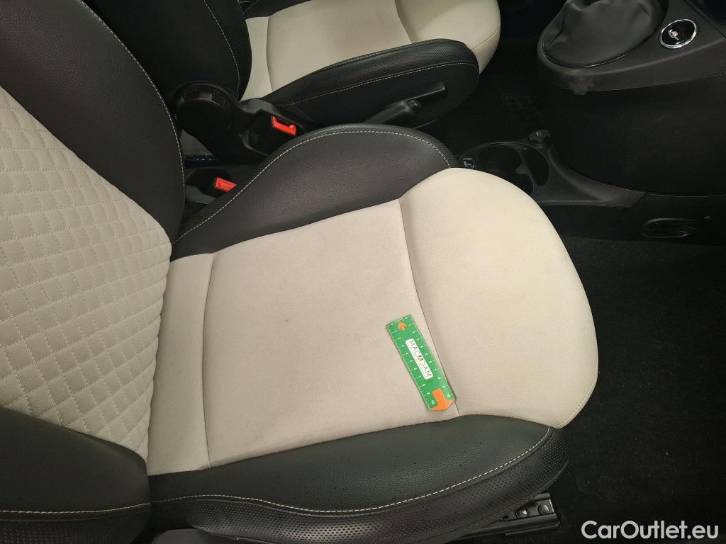  Fiat  500 FIAT   2015  3P  Berline Hybrid 10 BSG 70 ch Dolcevita #19