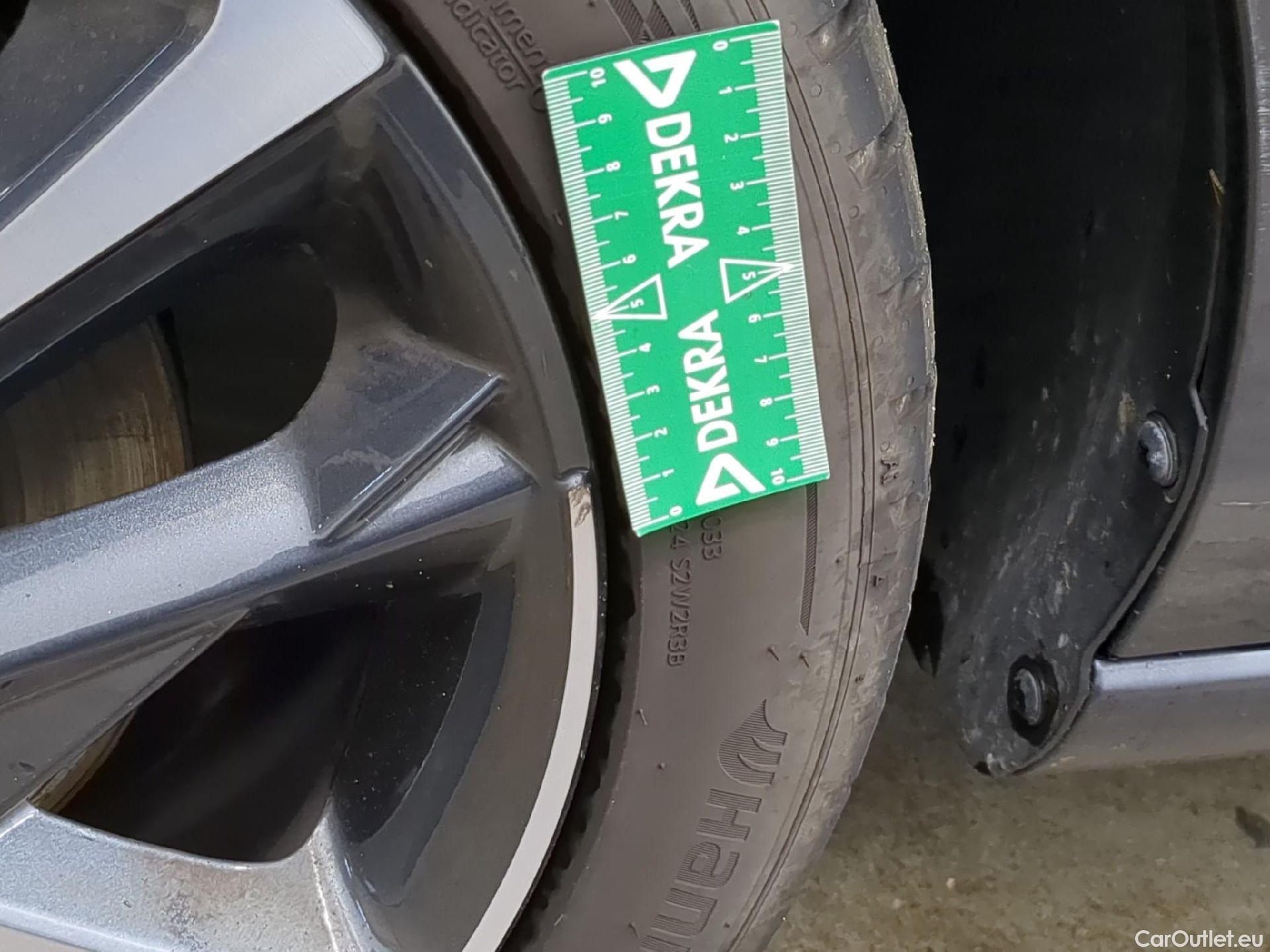  Hyundai  i30 HYUNDAI  Sport Wagon / 2020 / 5P / Break 1.0 T-GDI 120 MHEV I-MT CREATIVE SW #2