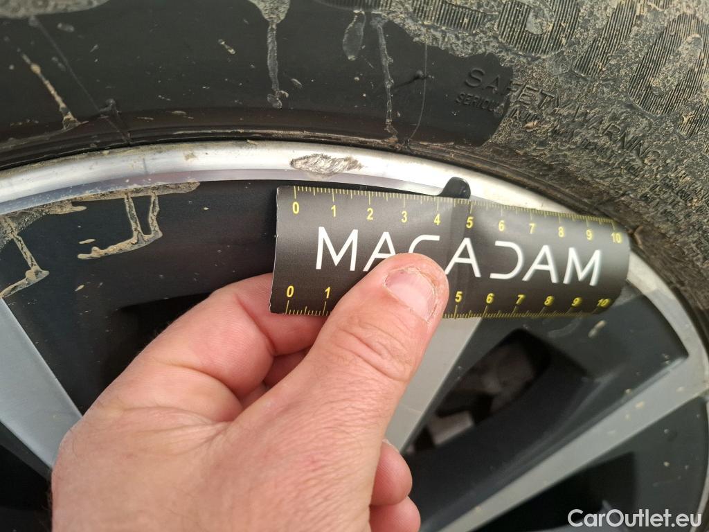  Bmw  Serie 3 BMW Série 3 Berline / 2018 / 4P / Berline 330e 292ch Business Design BVA8 Hybride #30