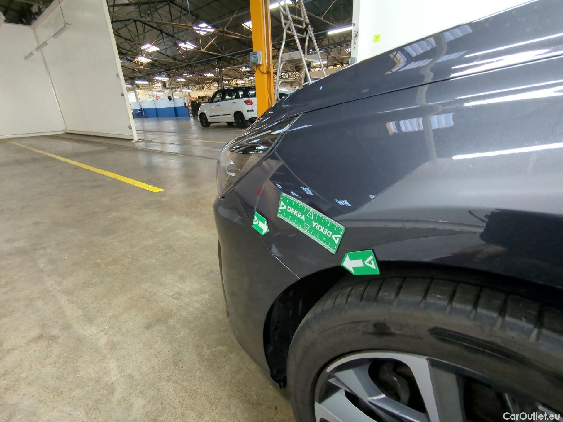  Hyundai  i30 HYUNDAI  Sport Wagon / 2020 / 5P / Break 1.0 T-GDI 120 MHEV I-MT CREATIVE SW #18