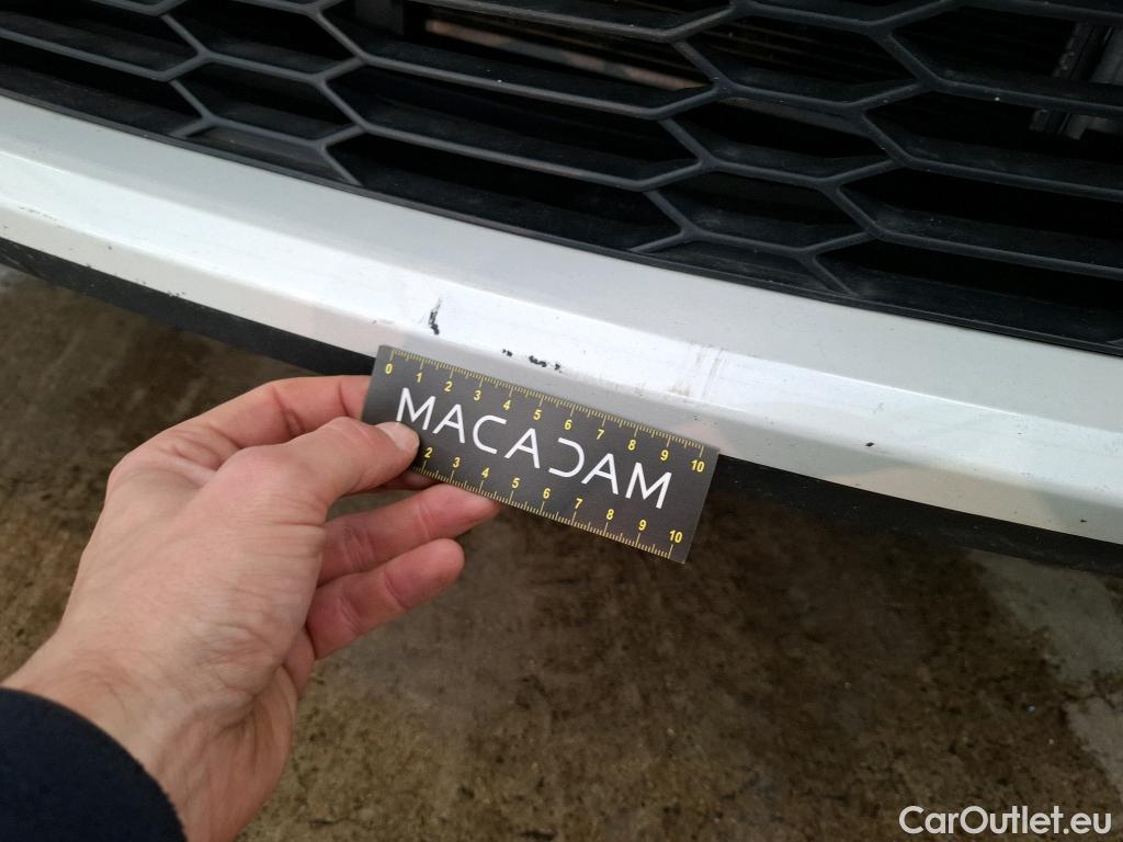  Toyota  C-HR TOYOTA  / 2016 / 5P / SUV 2.0 HYBRIDE 184 DISTINCTIVE #9