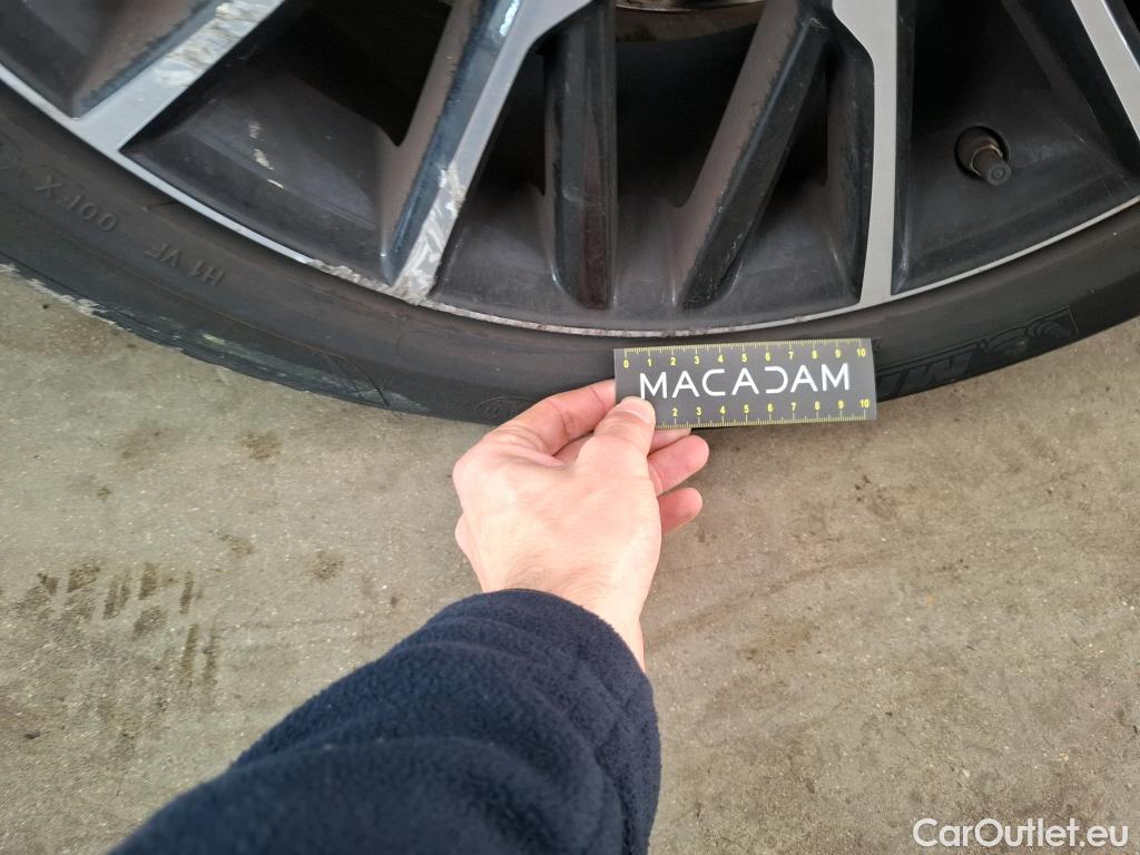  Toyota  C-HR TOYOTA  / 2016 / 5P / SUV 2.0 HYBRIDE 184 DISTINCTIVE #16