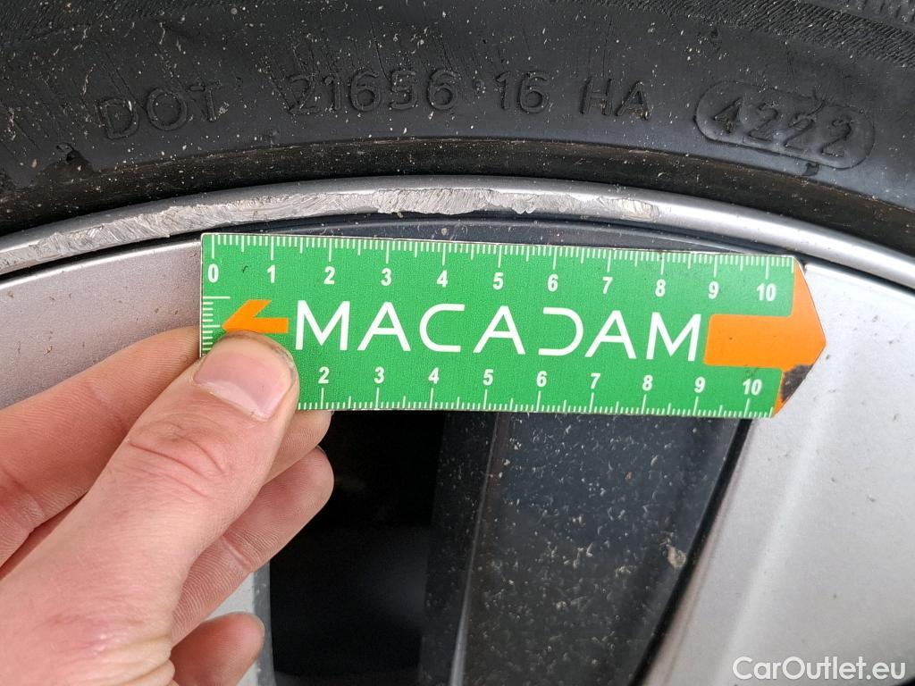  Tesla  Model Y TESLA  / 2021 / 5P / SUV RWD #8