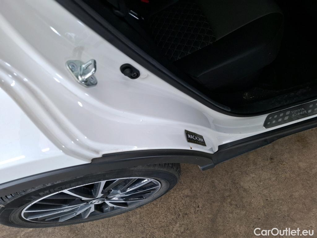  Toyota  C-HR TOYOTA  / 2016 / 5P / SUV 2.0 HYBRIDE 184 DISTINCTIVE #32