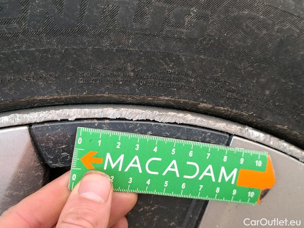  Tesla  Model Y TESLA  / 2021 / 5P / SUV RWD #24