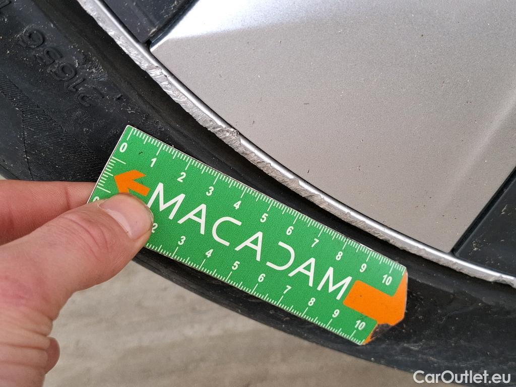  Tesla  Model Y TESLA  / 2021 / 5P / SUV RWD #19