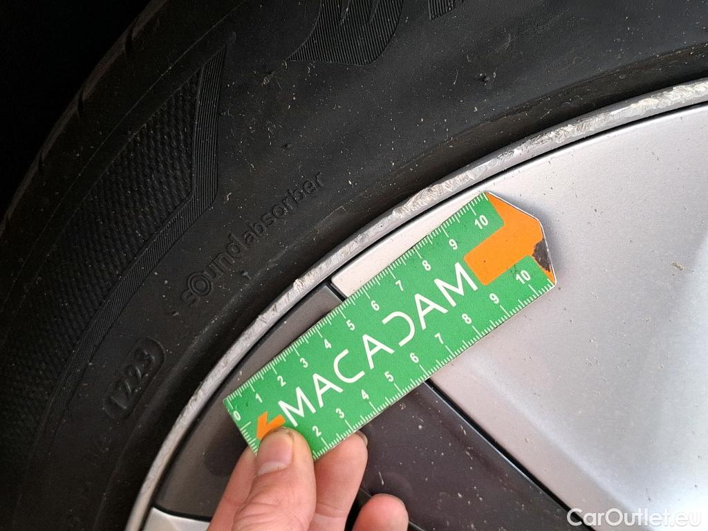  Tesla  Model Y TESLA  / 2021 / 5P / SUV RWD #4