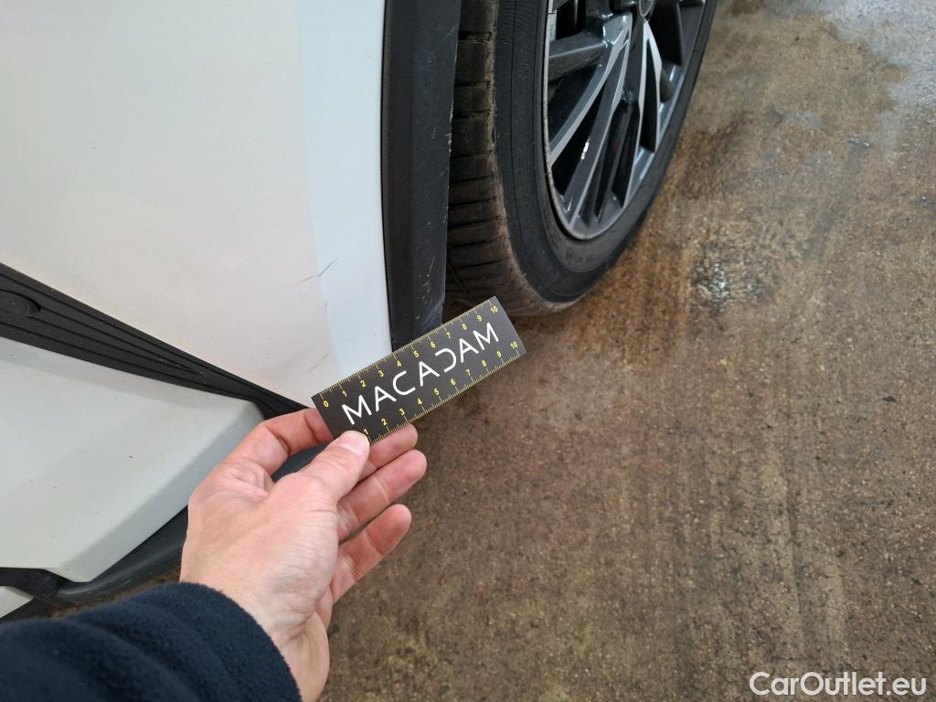  Toyota  C-HR TOYOTA  / 2016 / 5P / SUV 2.0 HYBRIDE 184 DISTINCTIVE #42