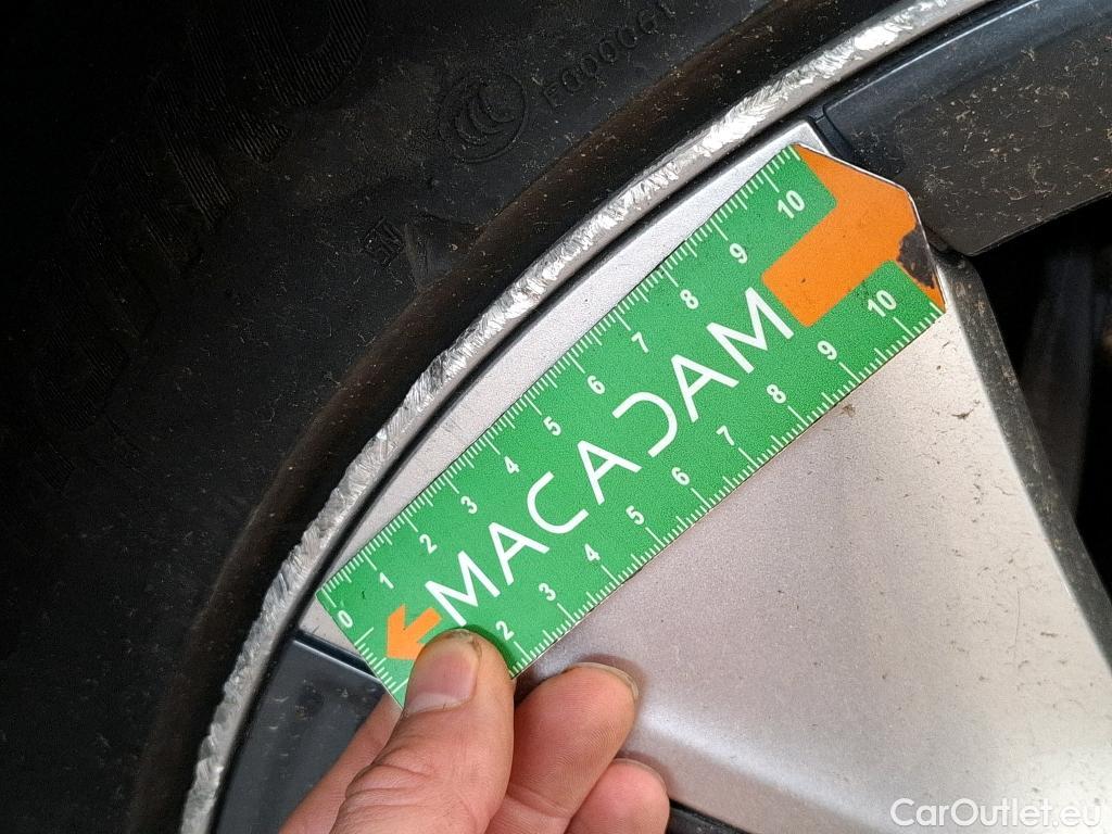  Tesla  Model Y TESLA  / 2021 / 5P / SUV RWD #26