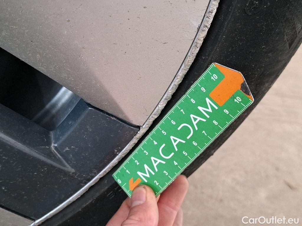  Tesla  Model Y TESLA  / 2021 / 5P / SUV RWD #28