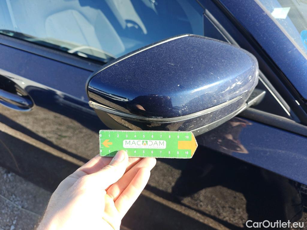  Bmw  Serie 3 BMW  / 2018 / 4P / sedán 320e #56