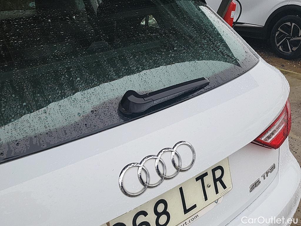  Audi  A1 Sportback AUDI A1 / 2018 / 5P / berlina con portón Sportback Advanced 25 TFSI 70kW (95CV) #5