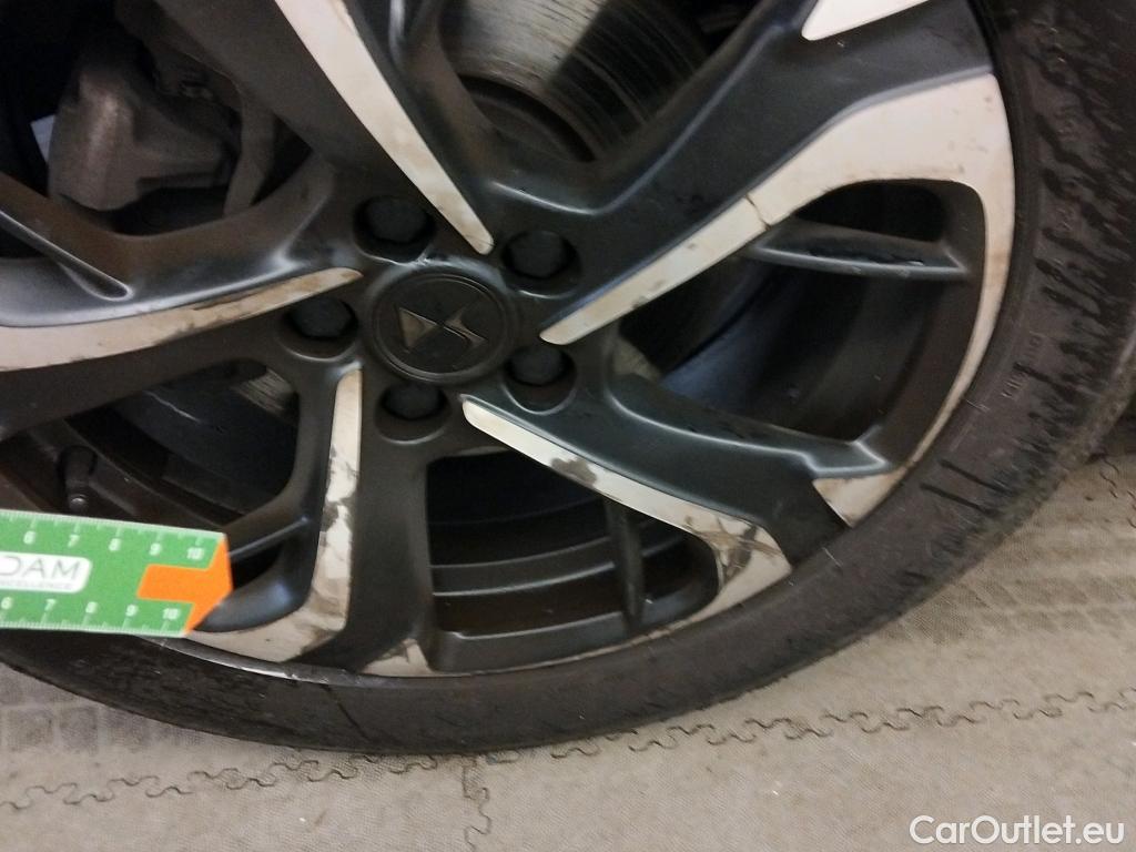  DS  DS7 DS DS 7 Crossback / 2017 / 5P / todoterreno BlueHDi DE 96kW (130CV) Auto. CHIC (AC) #4