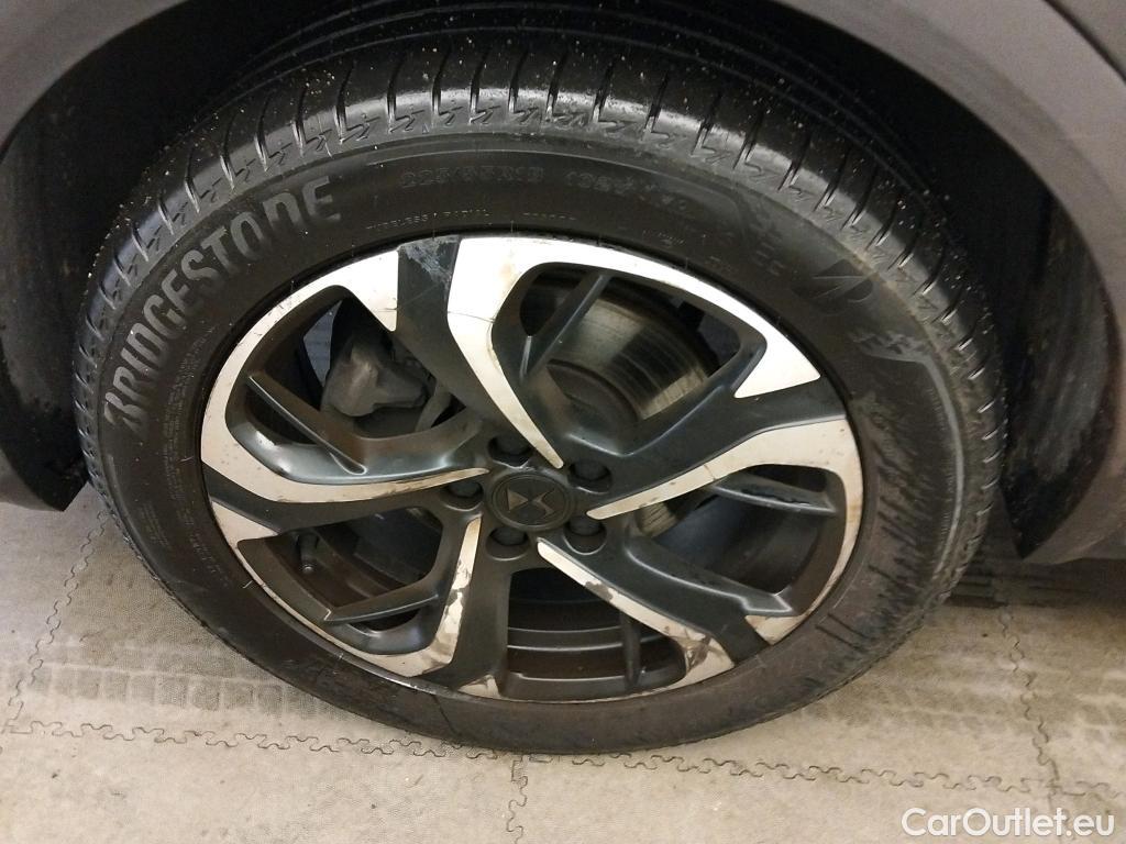  DS  DS7 DS DS 7 Crossback / 2017 / 5P / todoterreno BlueHDi DE 96kW (130CV) Auto. CHIC (AC) #3