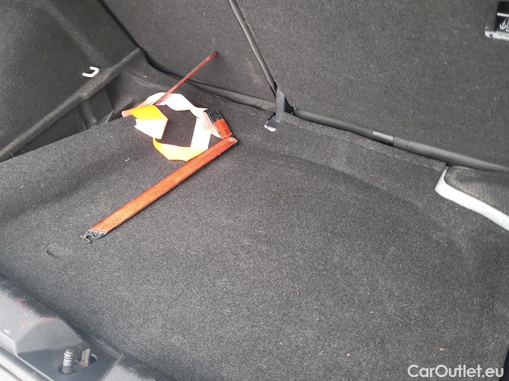  Audi  A1 Sportback AUDI A1 / 2018 / 5P / berlina con portón Sportback Advanced 25 TFSI 70kW (95CV) #9