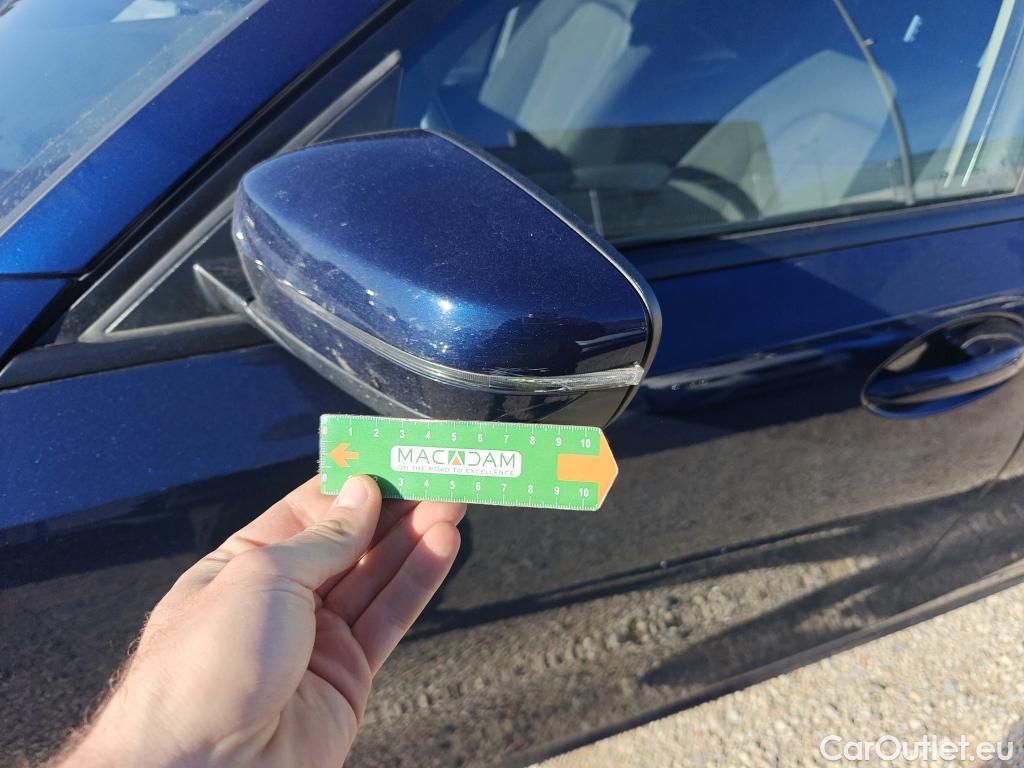  Bmw  Serie 3 BMW  / 2018 / 4P / sedán 320e #52