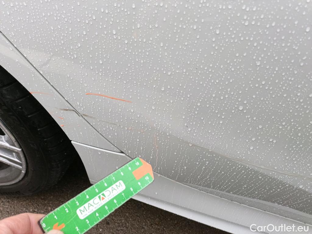  Bmw  Serie 1 BMW  / 2019 / 5P / berlina con portón 116d #4