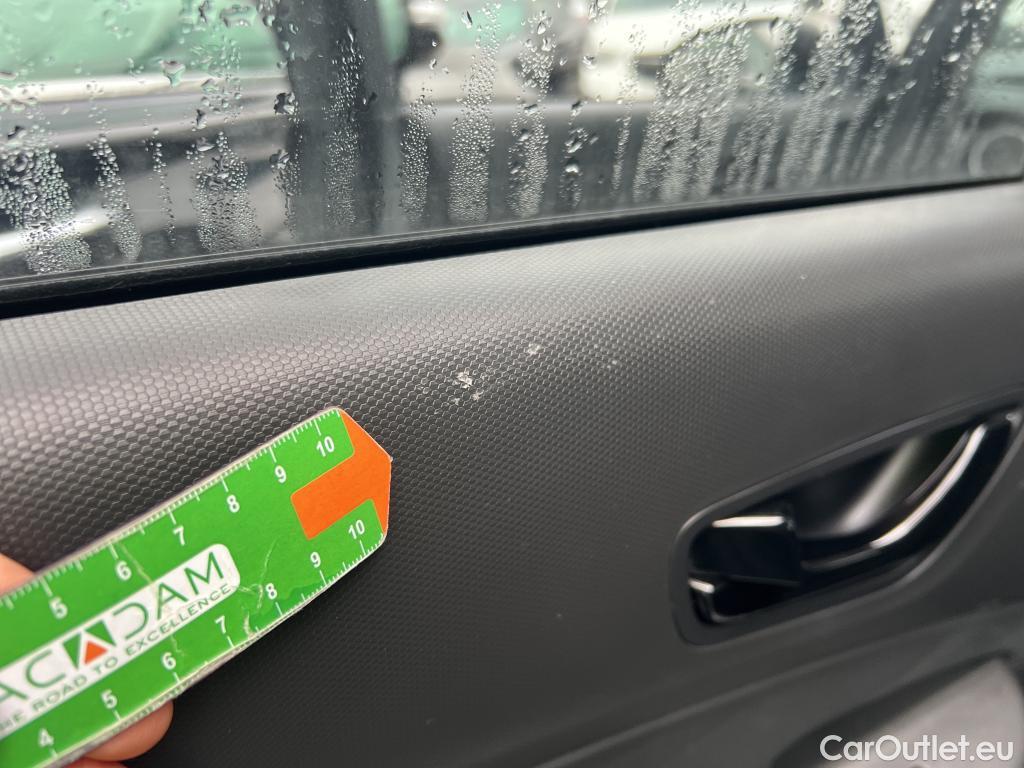  Hyundai  Konna HYUNDAI Kona / 2017 / 5P / todoterreno 1.6 GDI HEV SLE DCT #14