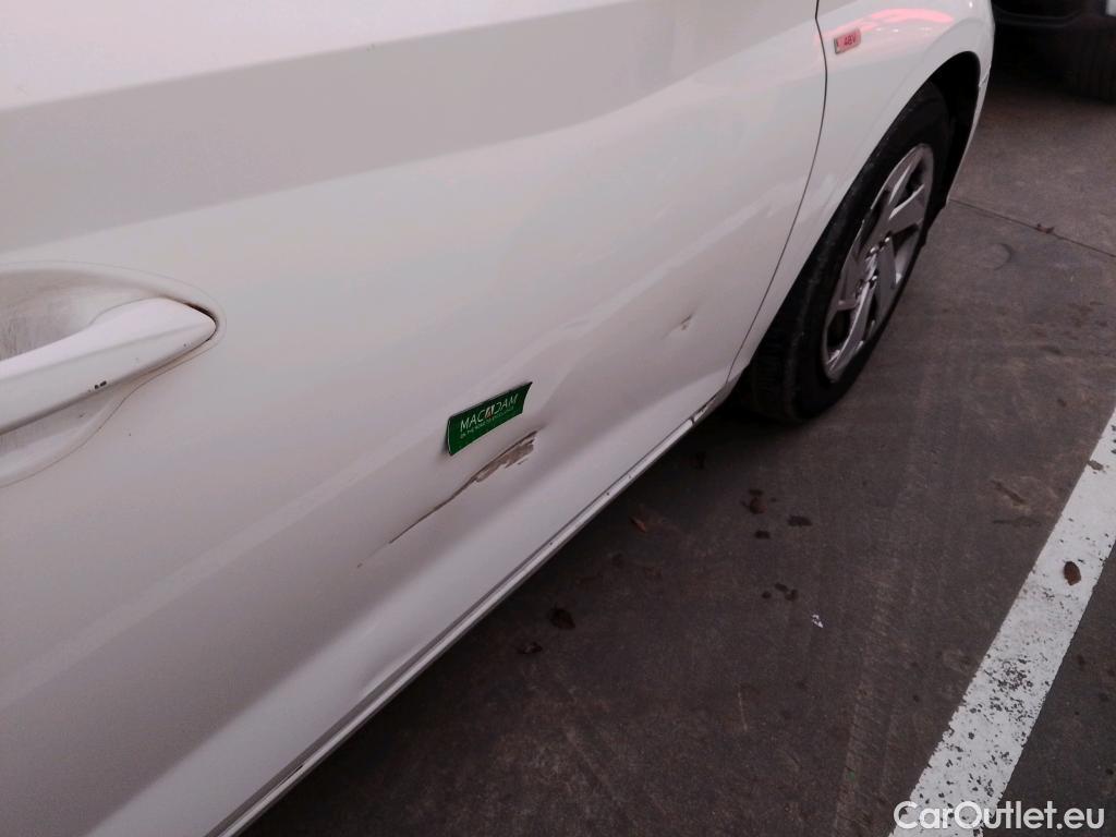  Hyundai  i20 HYUNDAI  / 2020 / 5P / berlina con portón 1.0 TGDI 74kW (100CV) 48V Essence #7