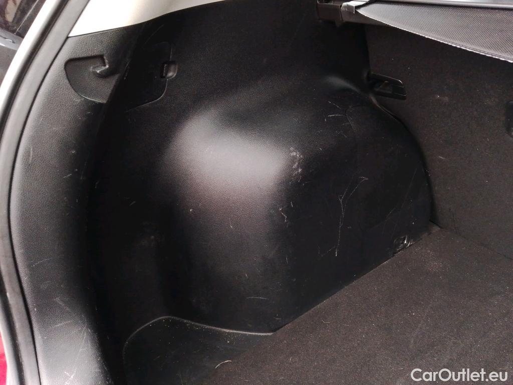  KIA  Niro KIA  / 2019 / 5P / crossover 1.6 GDi HEV 104kW (141CV) Drive #7