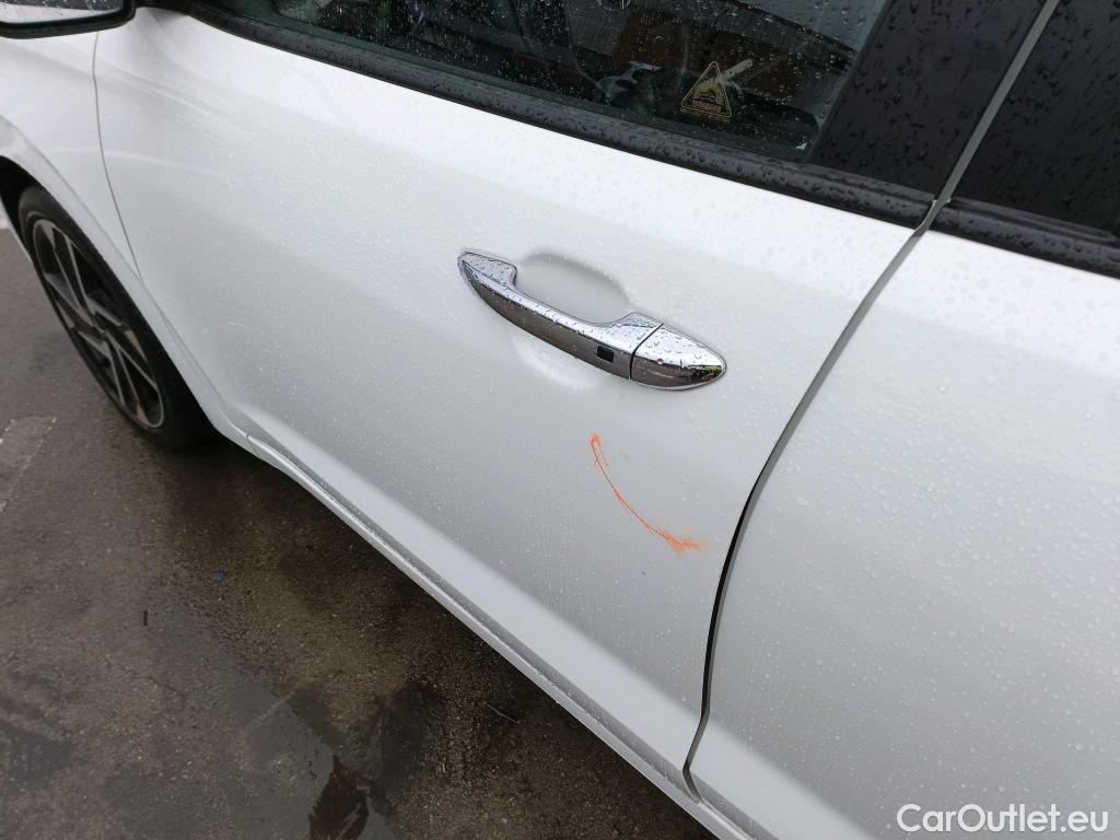  Hyundai  i10 HYUNDAI  / 2020 / 5P / berlina con portón 1.2 Tecno AT 2C #3