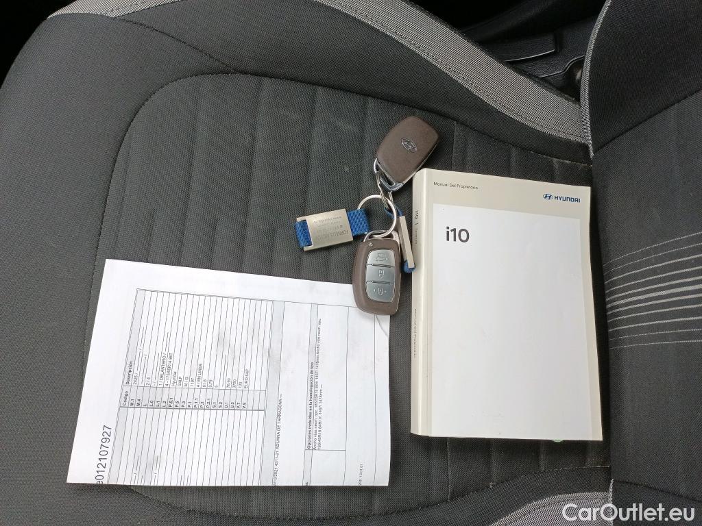  Hyundai  i10 HYUNDAI  / 2020 / 5P / berlina con portón 1.2 Tecno AT 2C #5