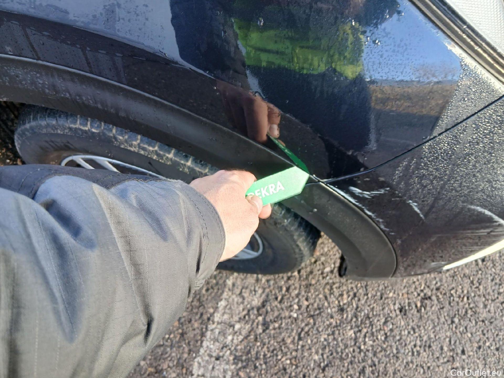  KIA  Niro KIA  / 2019 / 5P / crossover 1.6 GDi PHEV 104kW (141CV) Drive #18